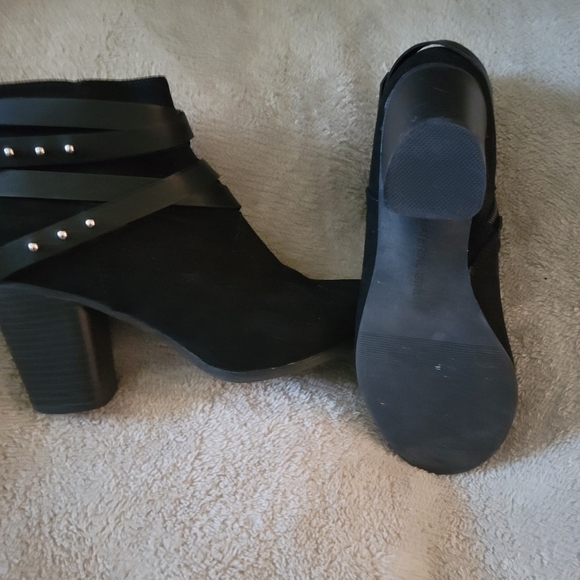 Booties - Picture 3 of 3